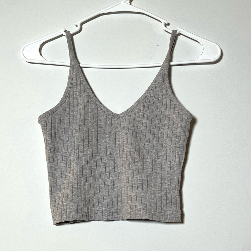 3/$10 🌸 Rosio Gray Crop Strap Tank Top Small